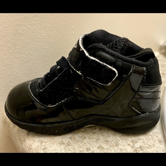 Toddler size 6c Jordan’s - Picture 4 of 6